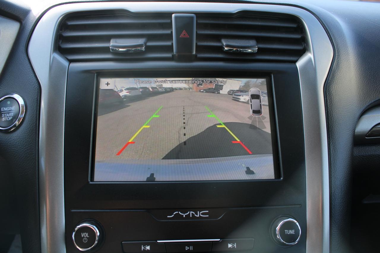 Ford Fusion Hybrid SEL FWD 2019