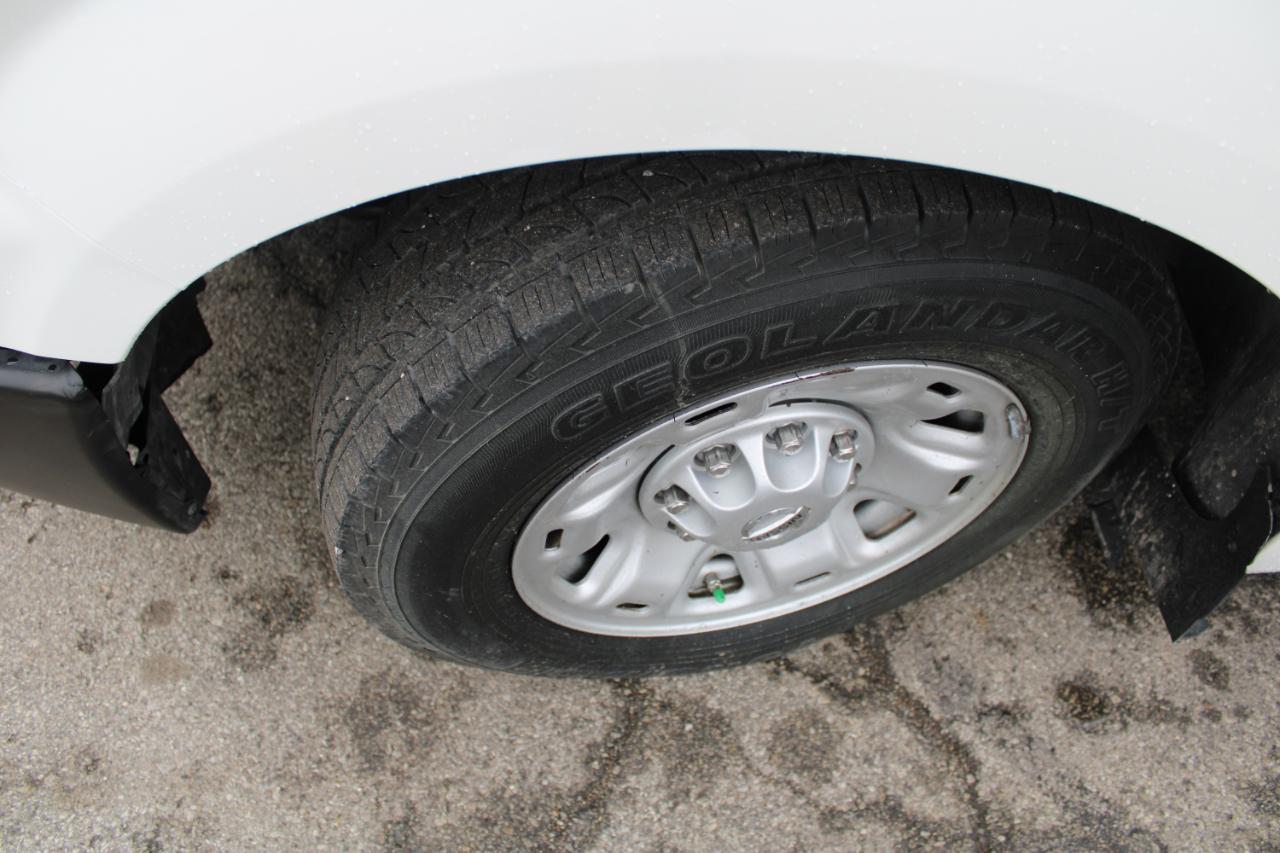 Nissan NV Cargo NV2500 HD Standard Roof V8 SV 2018