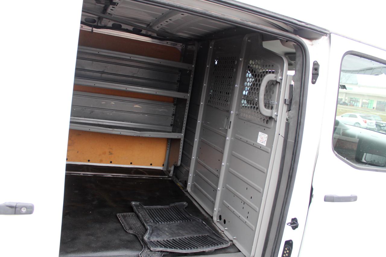 Nissan NV Cargo NV2500 HD Standard Roof V8 SV 2018