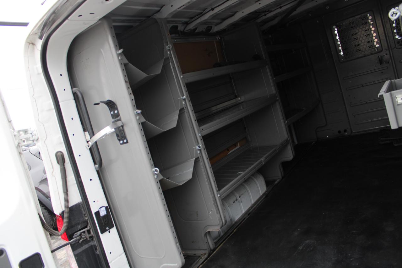 Nissan NV Cargo NV2500 HD Standard Roof V8 SV 2018