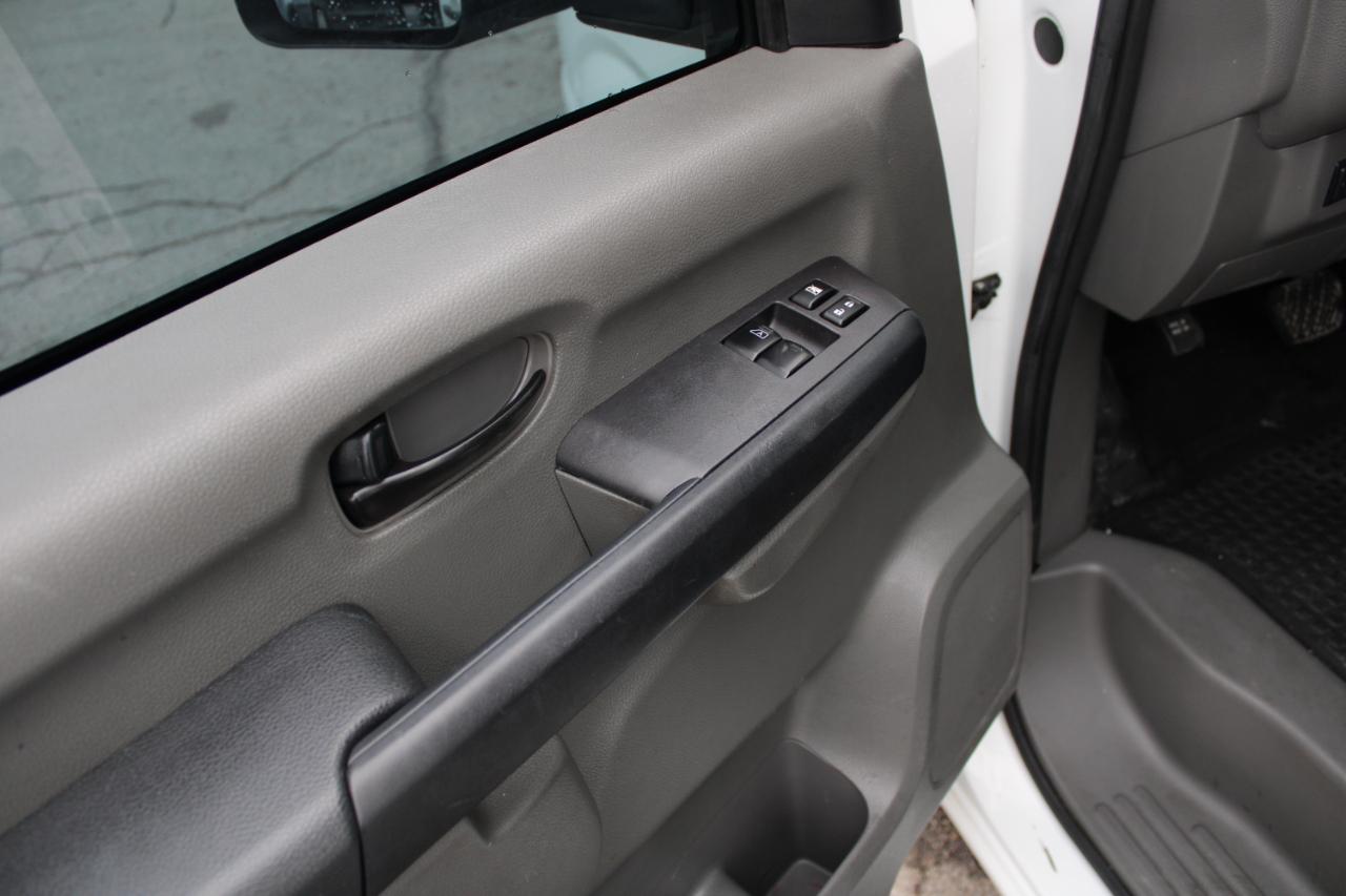 Nissan NV Cargo NV2500 HD Standard Roof V8 SV 2018
