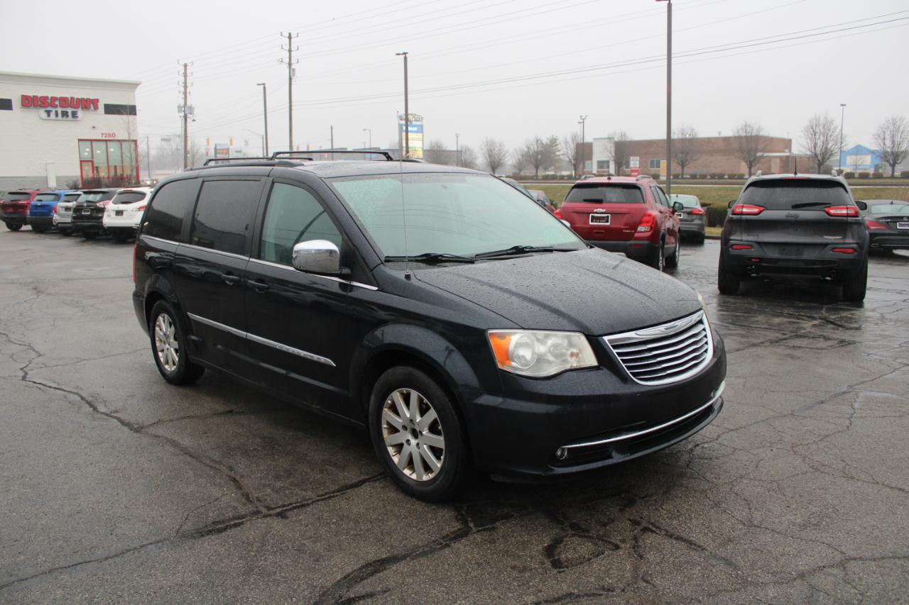 Chrysler Town & Country 4dr Wgn Touring-L 2011