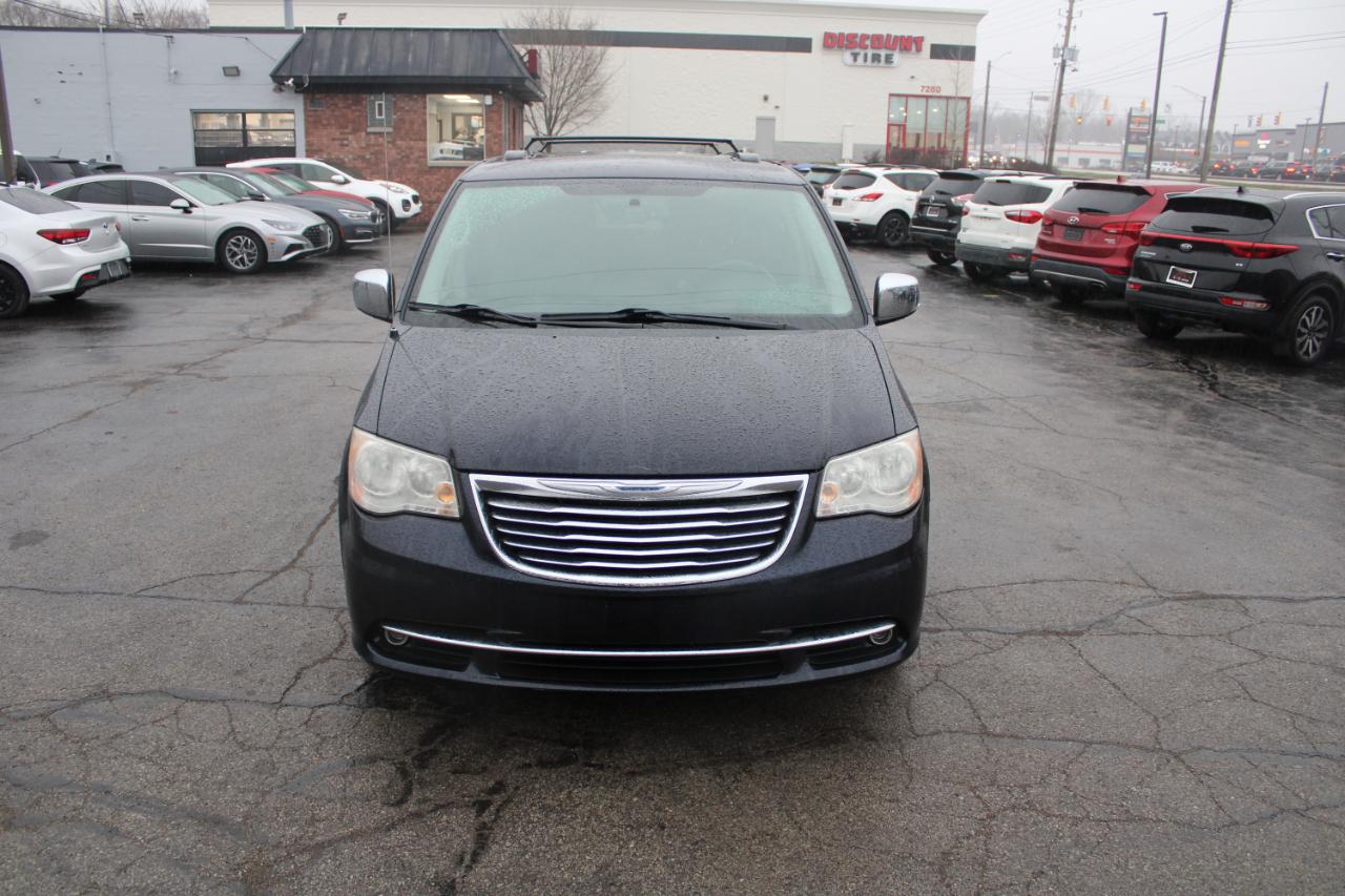 Chrysler Town & Country 4dr Wgn Touring-L 2011