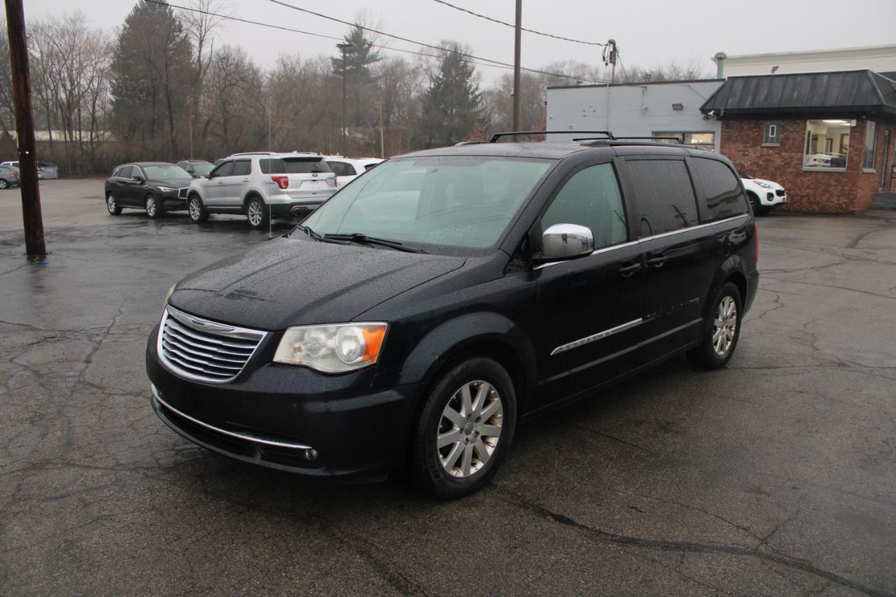 Chrysler Town & Country 4dr Wgn Touring-L 2011
