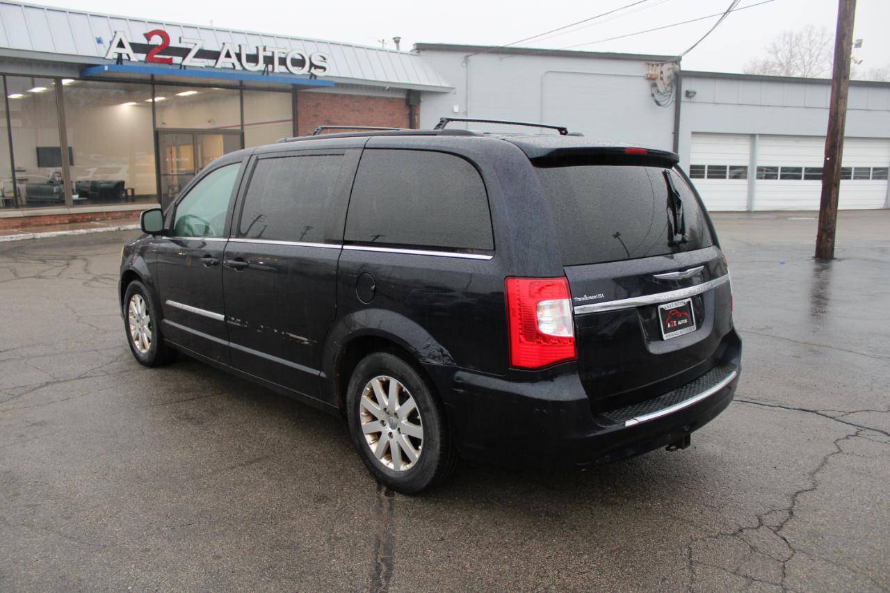 Chrysler Town & Country 4dr Wgn Touring-L 2011