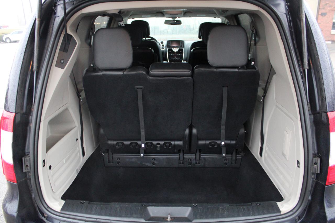 Chrysler Town & Country 4dr Wgn Touring-L 2011