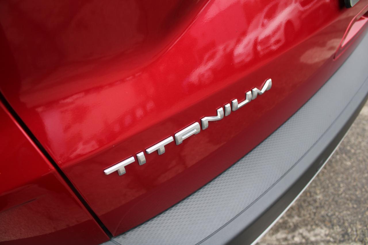 Ford Escape Titanium Hybrid FWD 2020