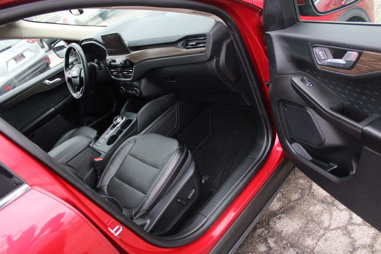 Ford Escape Titanium Hybrid FWD 2020