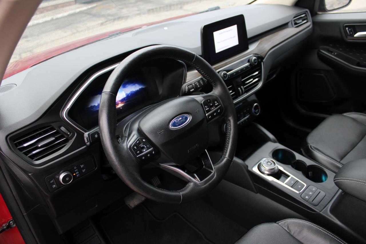 Ford Escape Titanium Hybrid FWD 2020