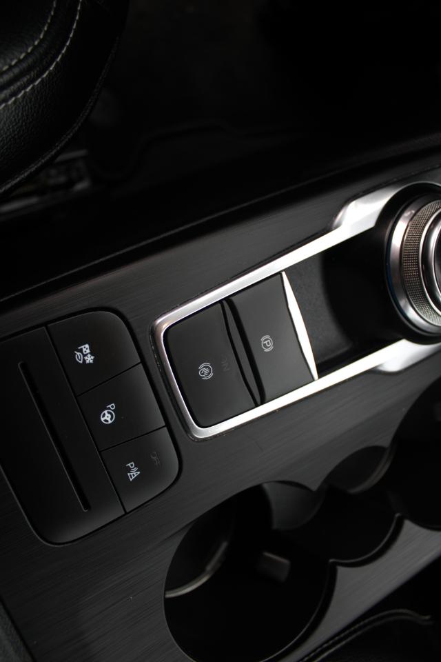 Ford Escape Titanium Hybrid FWD 2020