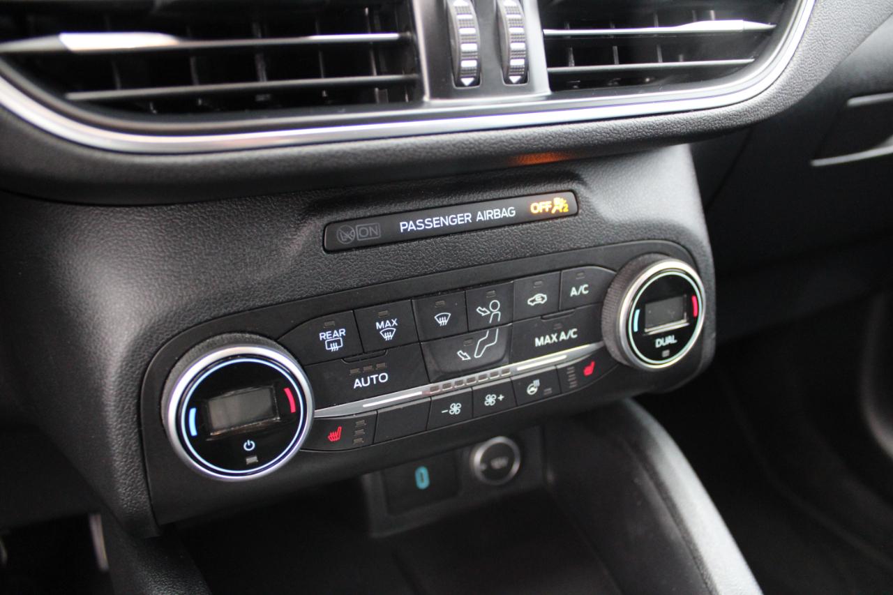 Ford Escape Titanium Hybrid FWD 2020