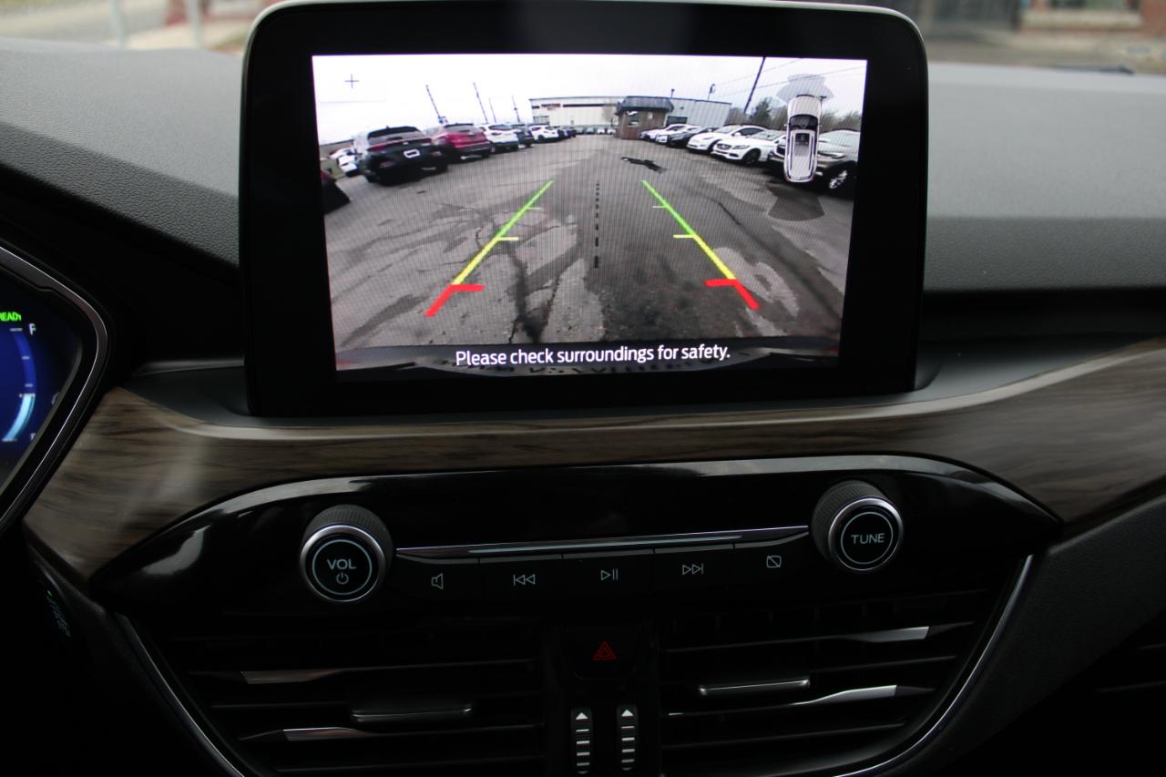 Ford Escape Titanium Hybrid FWD 2020