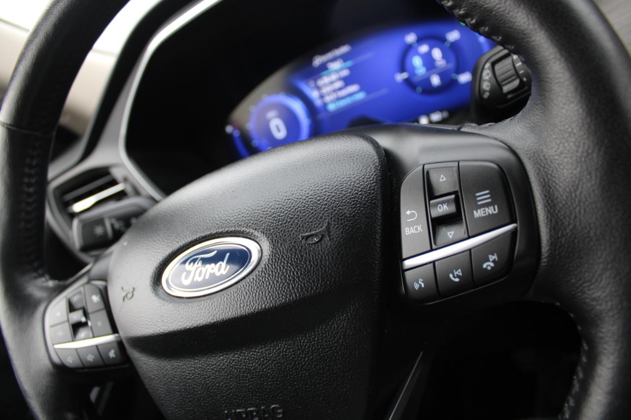 Ford Escape Titanium Hybrid FWD 2020