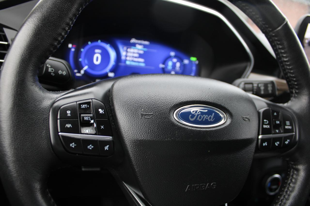 Ford Escape Titanium Hybrid FWD 2020