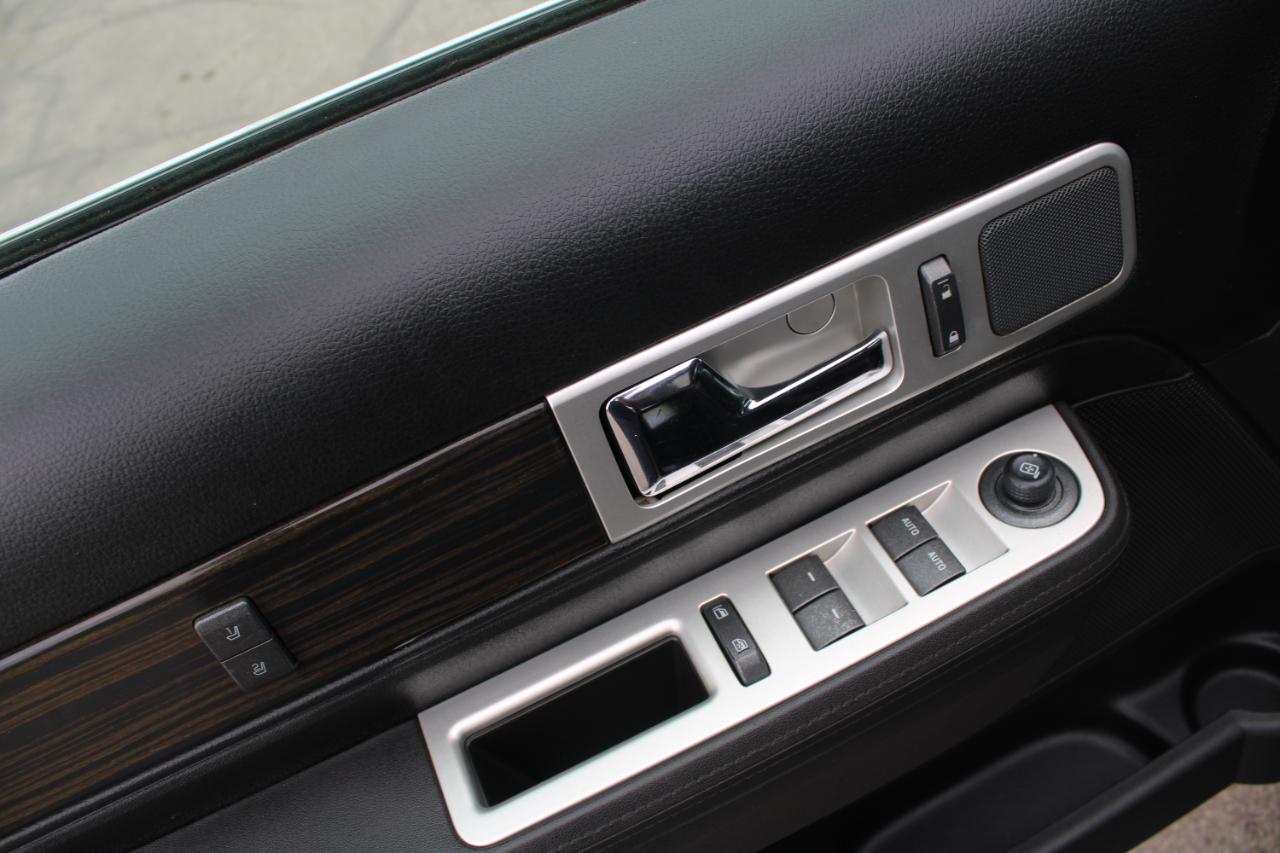 Lincoln MKX AWD 4dr 2010