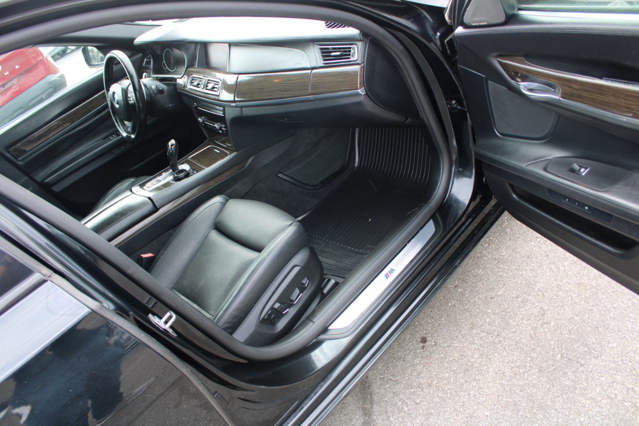 BMW 7 Series 4dr Sdn 750Li xDrive AWD 2015