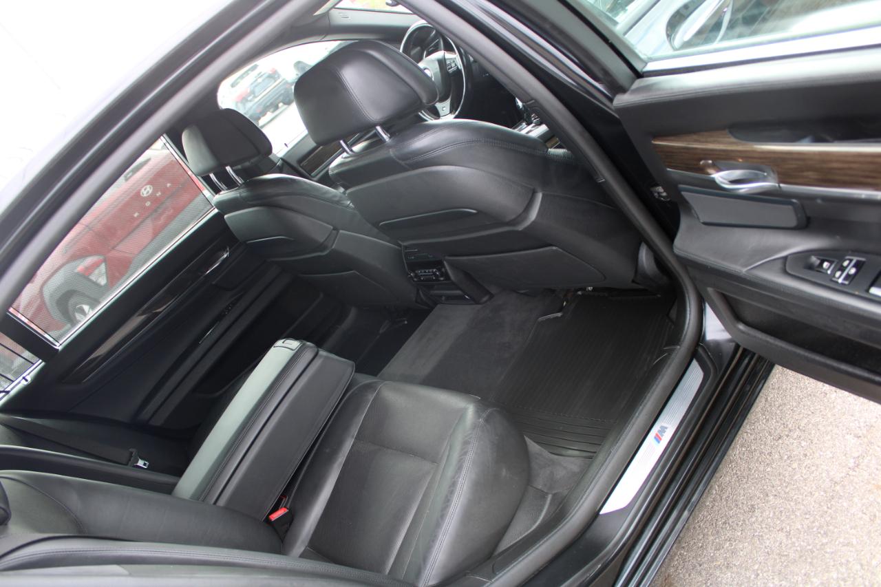 BMW 7 Series 4dr Sdn 750Li xDrive AWD 2015