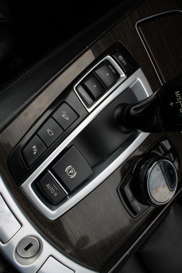 BMW 7 Series 4dr Sdn 750Li xDrive AWD 2015