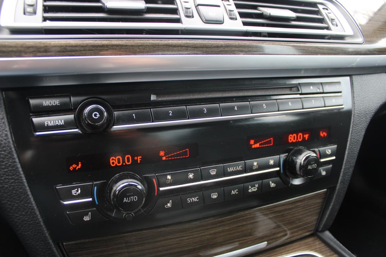 BMW 7 Series 4dr Sdn 750Li xDrive AWD 2015