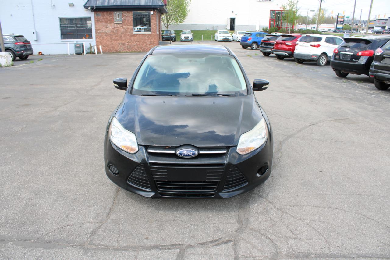 Ford Focus 4dr Sdn SE 2013