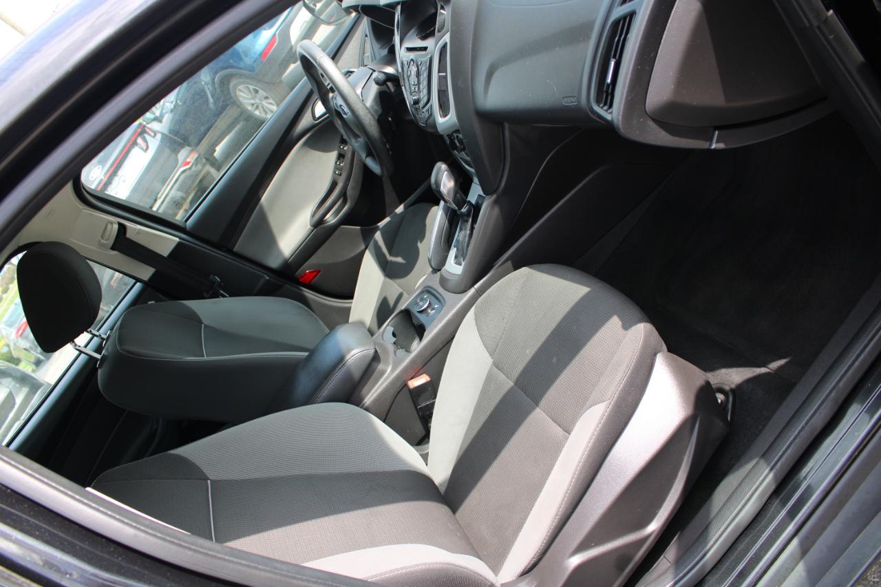 Ford Focus 4dr Sdn SE 2013