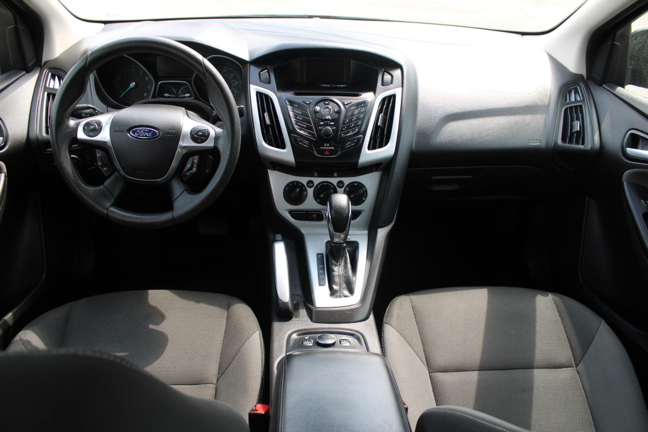 Ford Focus 4dr Sdn SE 2013