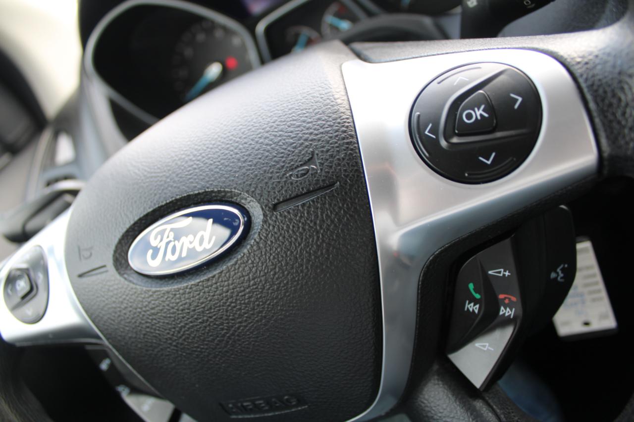 Ford Focus 4dr Sdn SE 2013