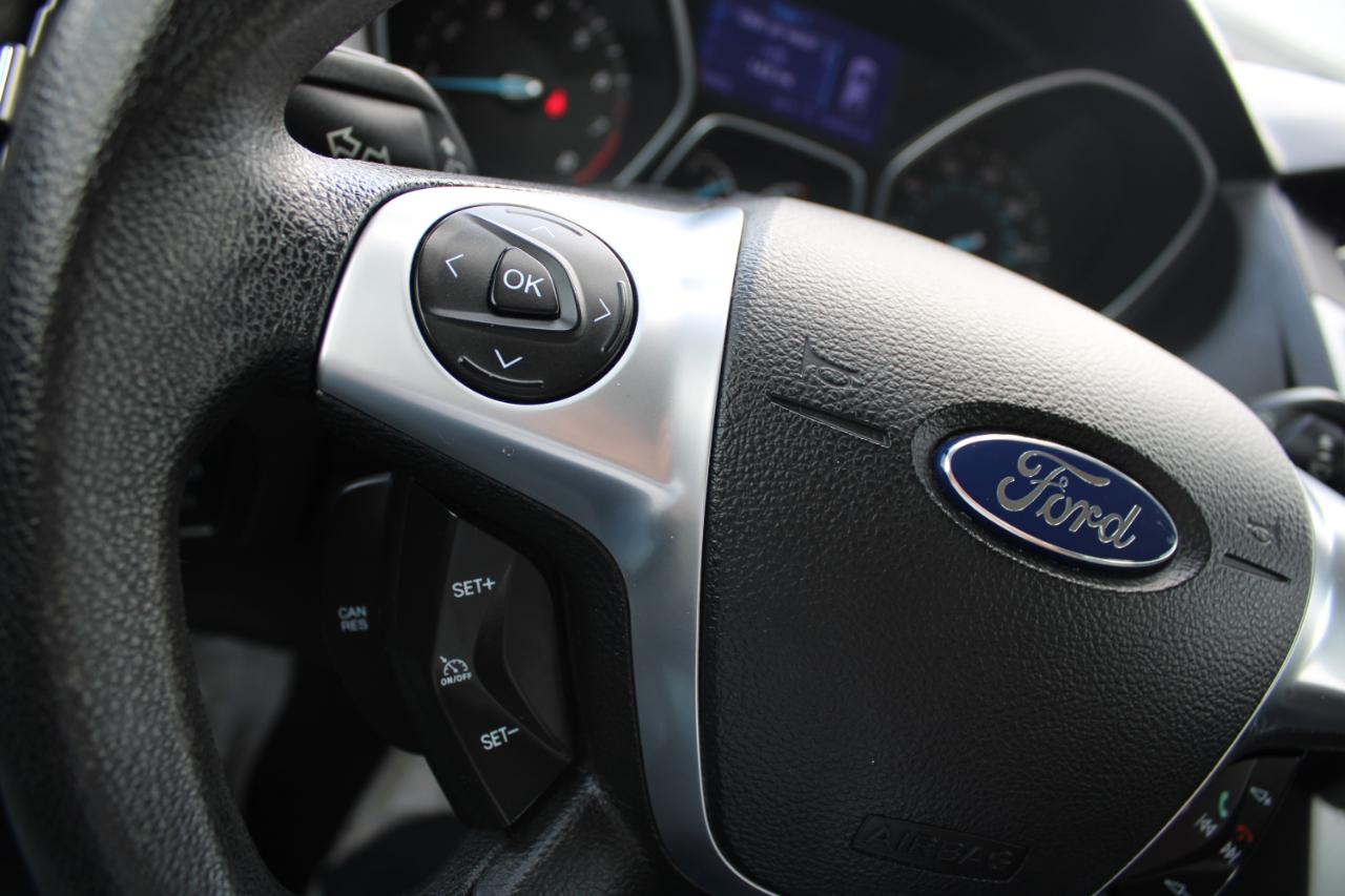 Ford Focus 4dr Sdn SE 2013