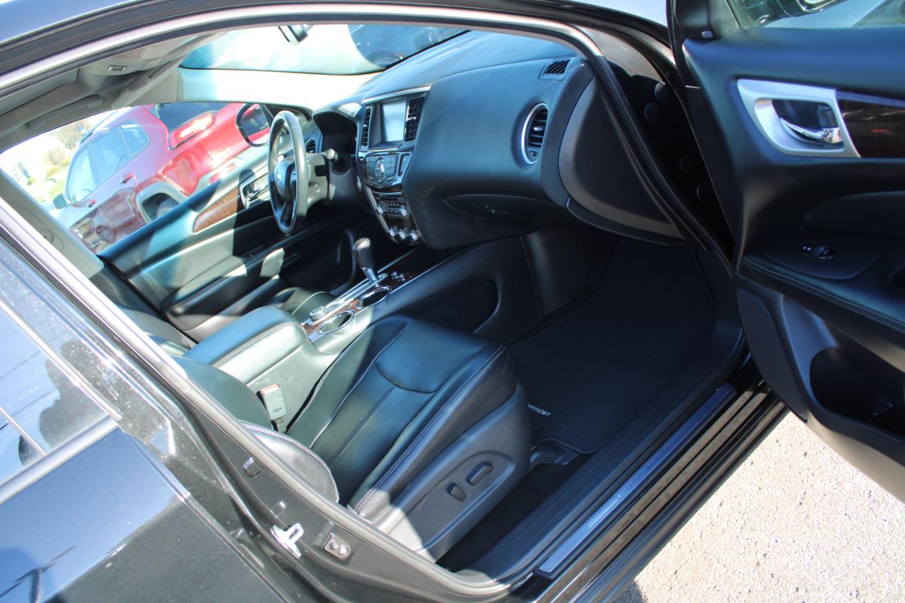 Nissan Pathfinder 4WD 4dr Platinum 2015