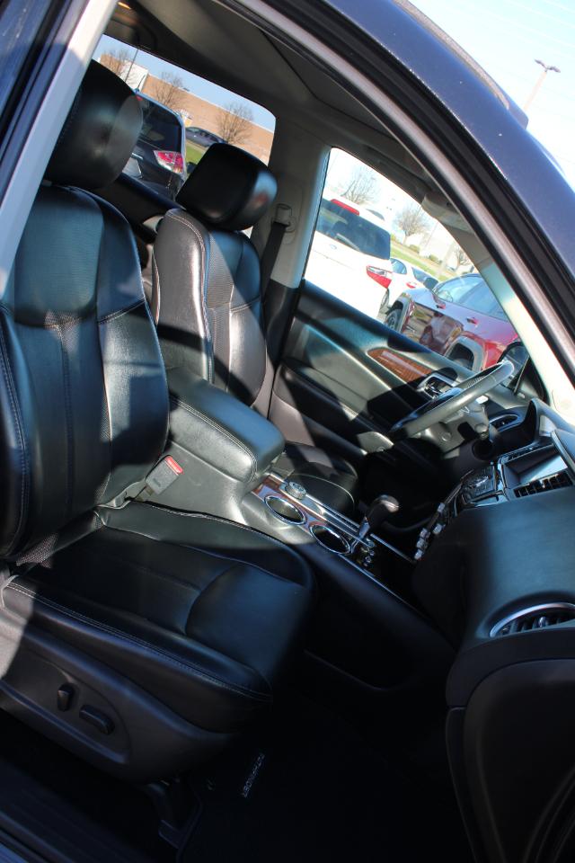 Nissan Pathfinder 4WD 4dr Platinum 2015