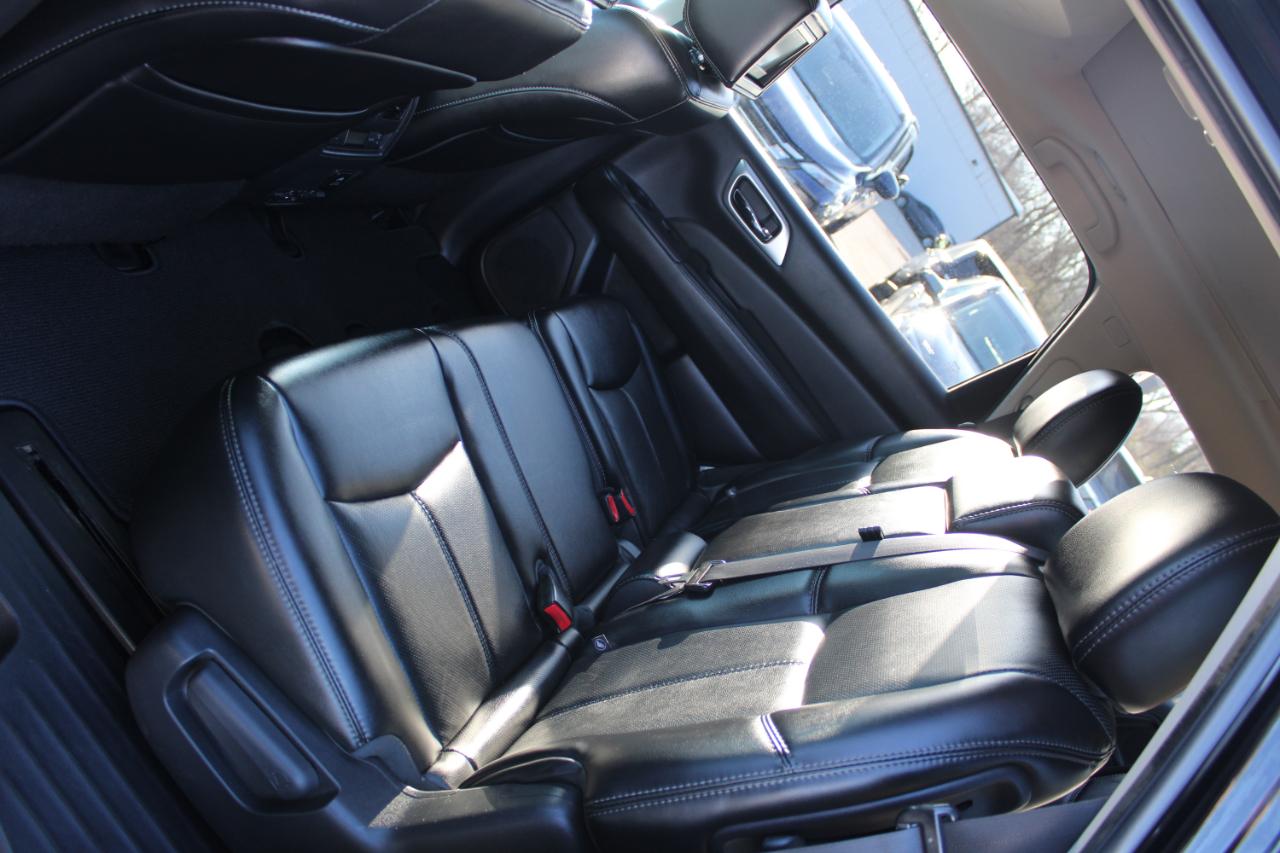 Nissan Pathfinder 4WD 4dr Platinum 2015