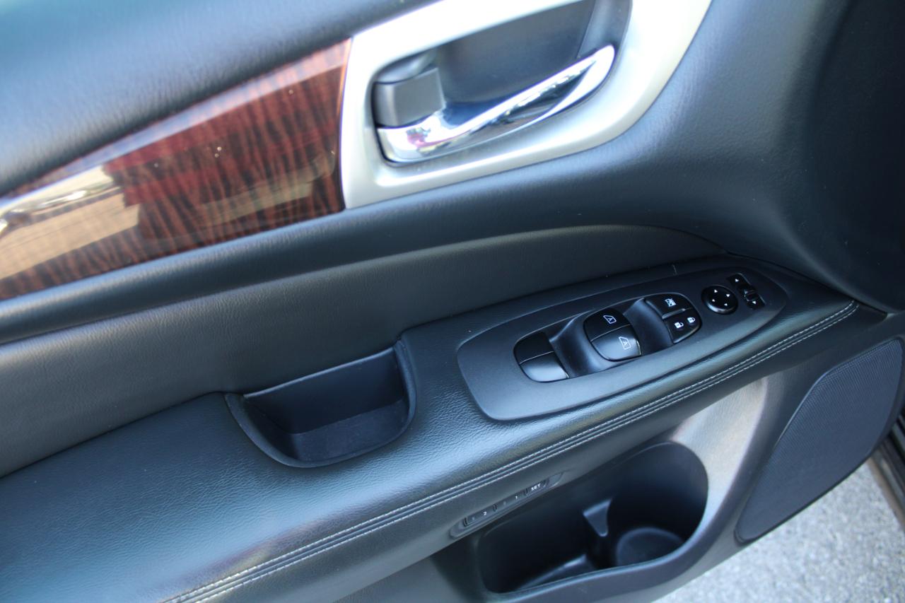 Nissan Pathfinder 4WD 4dr Platinum 2015