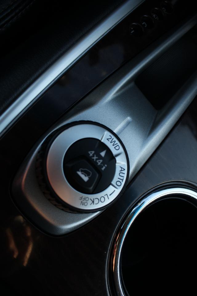 Nissan Pathfinder 4WD 4dr Platinum 2015