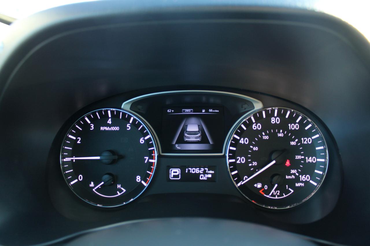 Nissan Pathfinder 4WD 4dr Platinum 2015