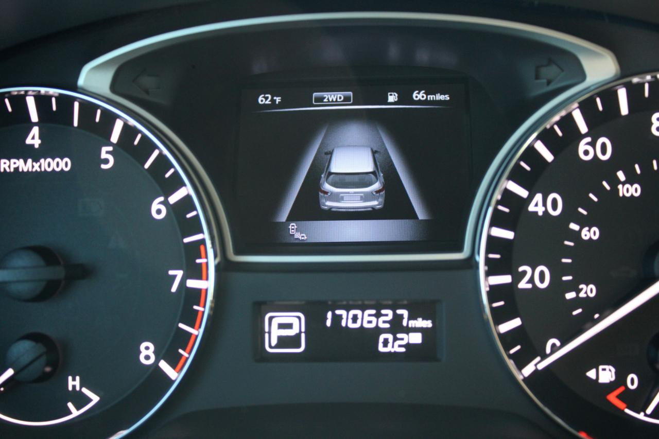 Nissan Pathfinder 4WD 4dr Platinum 2015