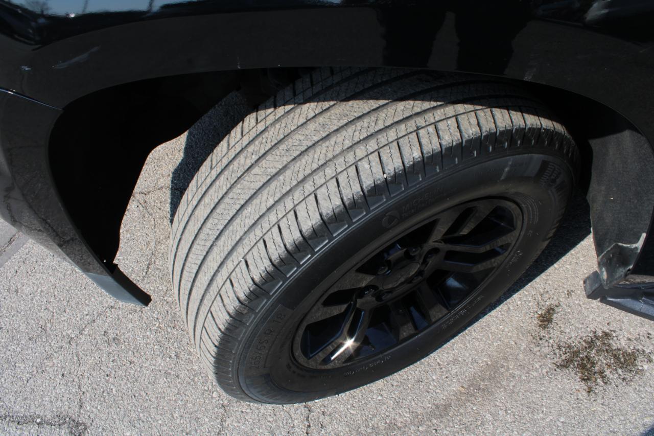 Chevrolet Suburban 2WD 4dr 1500 LT 2018