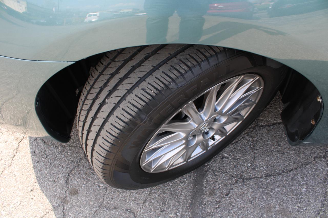 Toyota Camry 4dr Sdn I4 Man (Natl) 2010