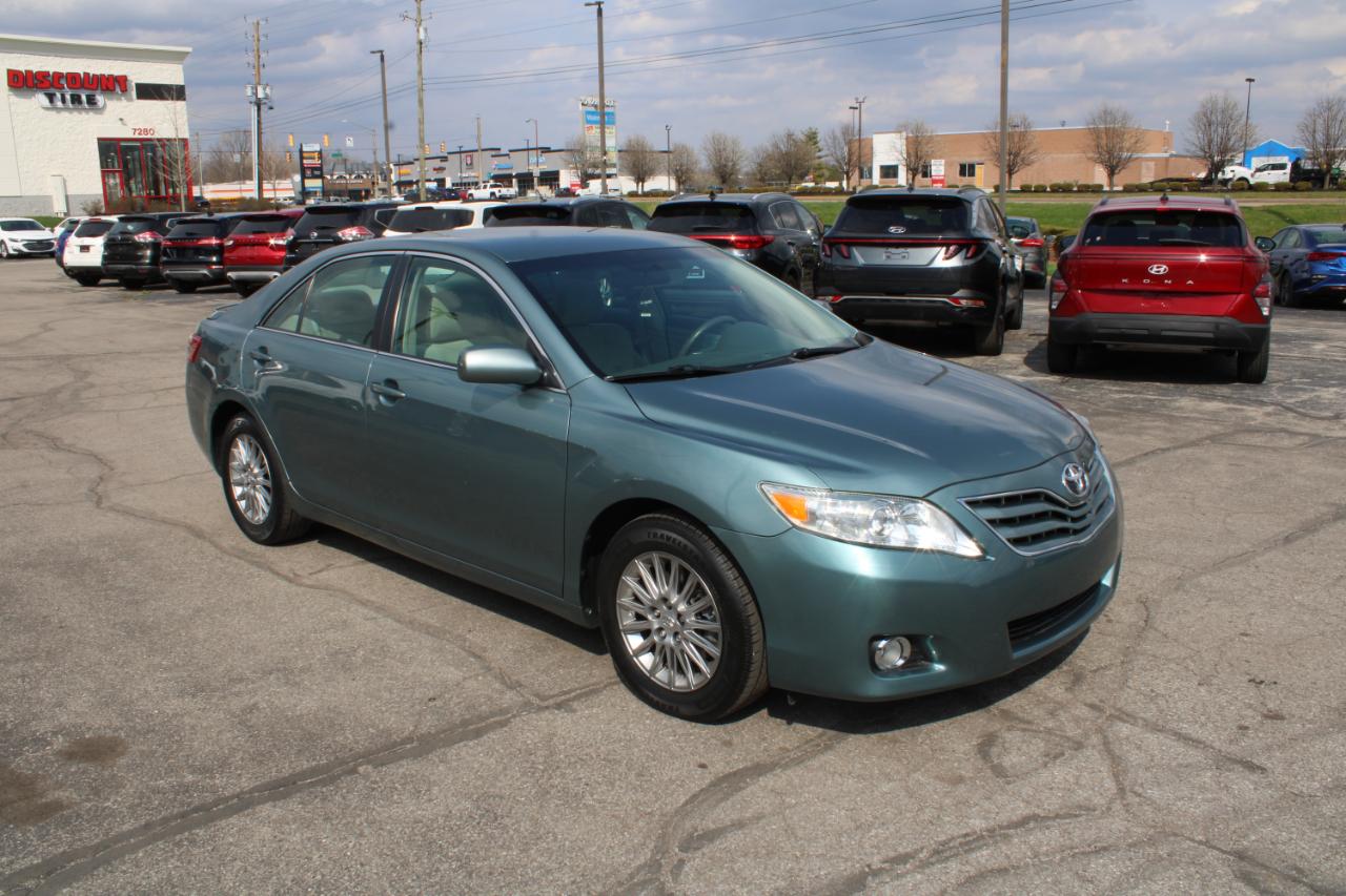 Toyota Camry 4dr Sdn I4 Man (Natl) 2010