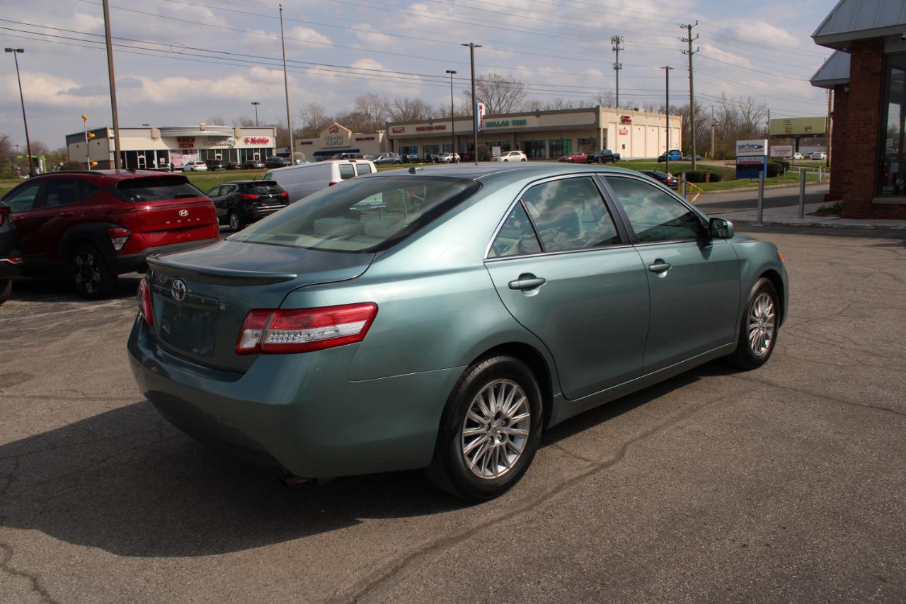 Toyota Camry 4dr Sdn I4 Man (Natl) 2010