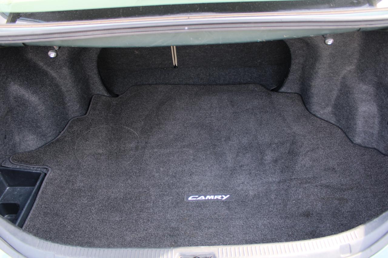 Toyota Camry 4dr Sdn I4 Man (Natl) 2010