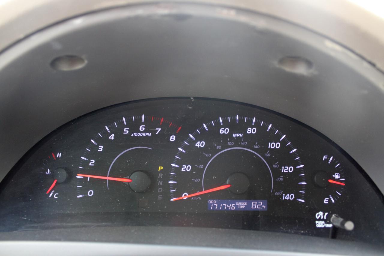 Toyota Camry 4dr Sdn I4 Man (Natl) 2010