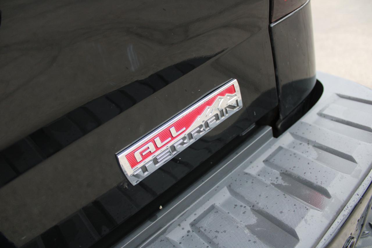 GMC Sierra 1500 4WD Double Cab 143.5" SLT 2015