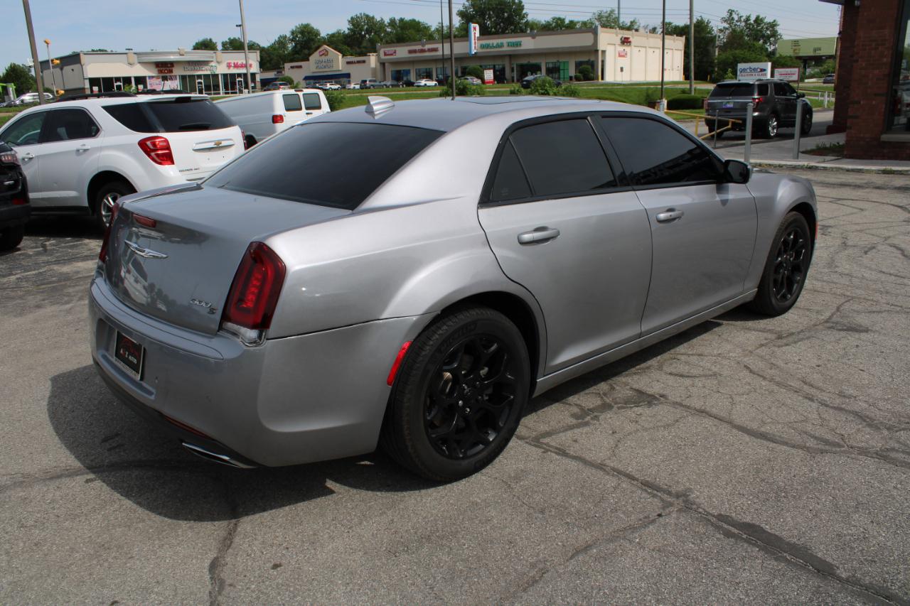 Chrysler 300 4dr Sdn 300S AWD 2015