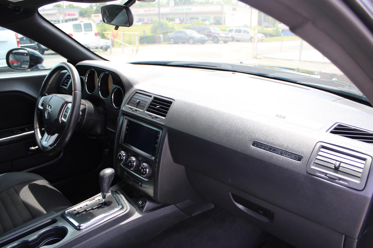 Dodge Challenger 2dr Cpe SXT 2014