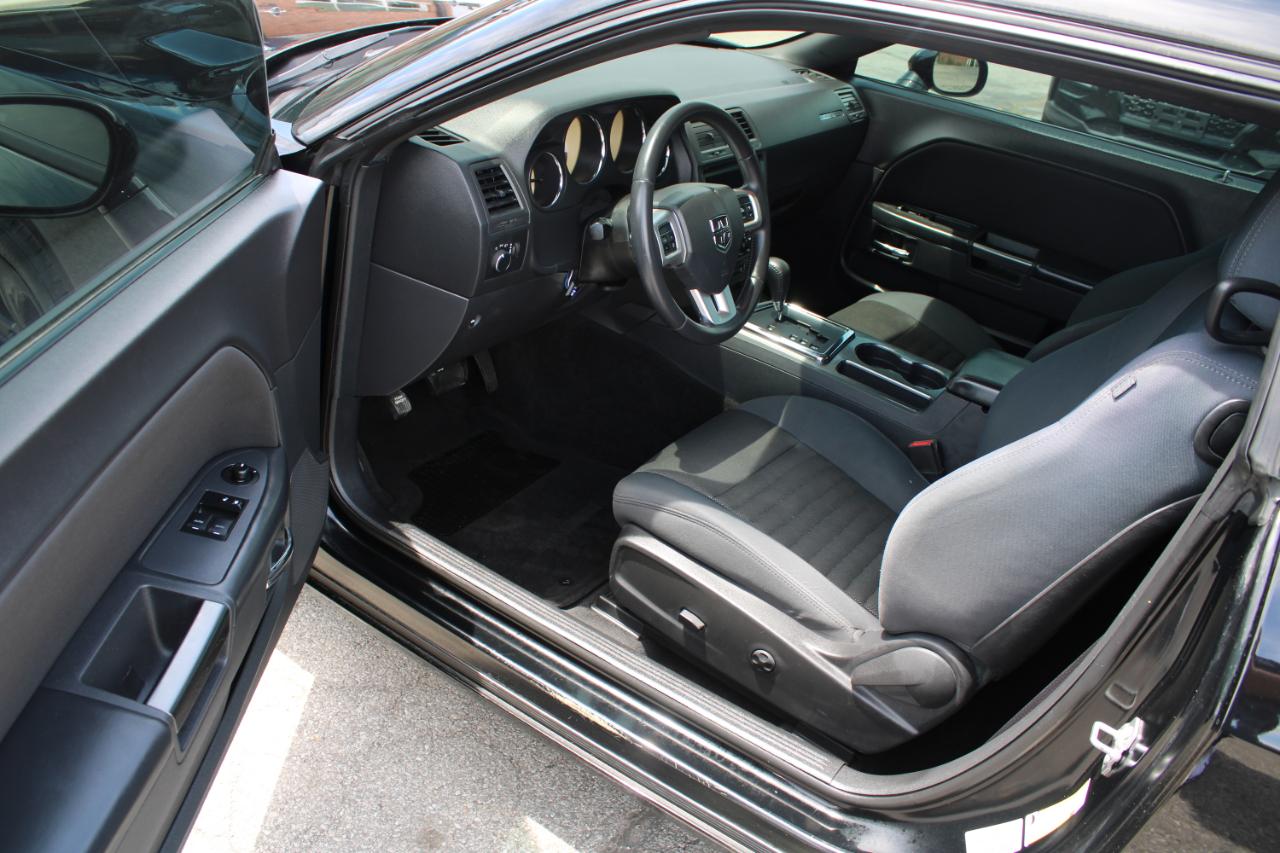 Dodge Challenger 2dr Cpe SXT 2014