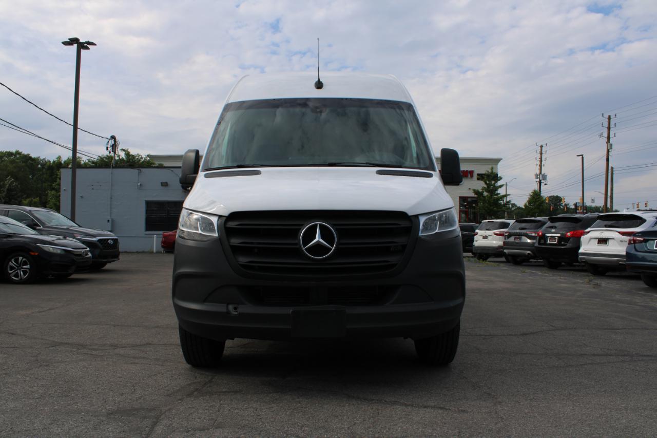 Mercedes-Benz Sprinter Cargo Van 2500 High Roof I4 Gas 170" RWD 2022