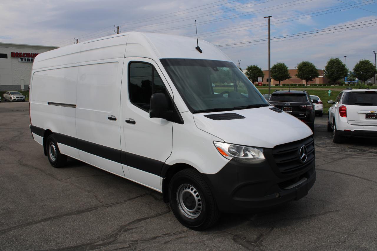 Mercedes-Benz Sprinter Cargo Van 2500 High Roof I4 Gas 170" RWD 2022