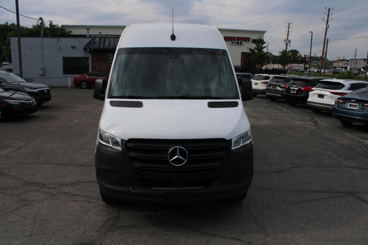 Mercedes-Benz Sprinter Cargo Van 2500 High Roof I4 Gas 170" RWD 2022