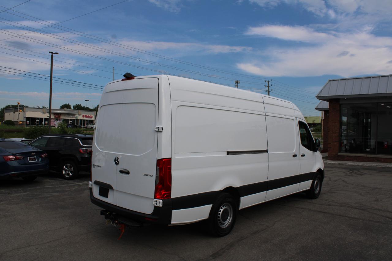 Mercedes-Benz Sprinter Cargo Van 2500 High Roof I4 Gas 170" RWD 2022