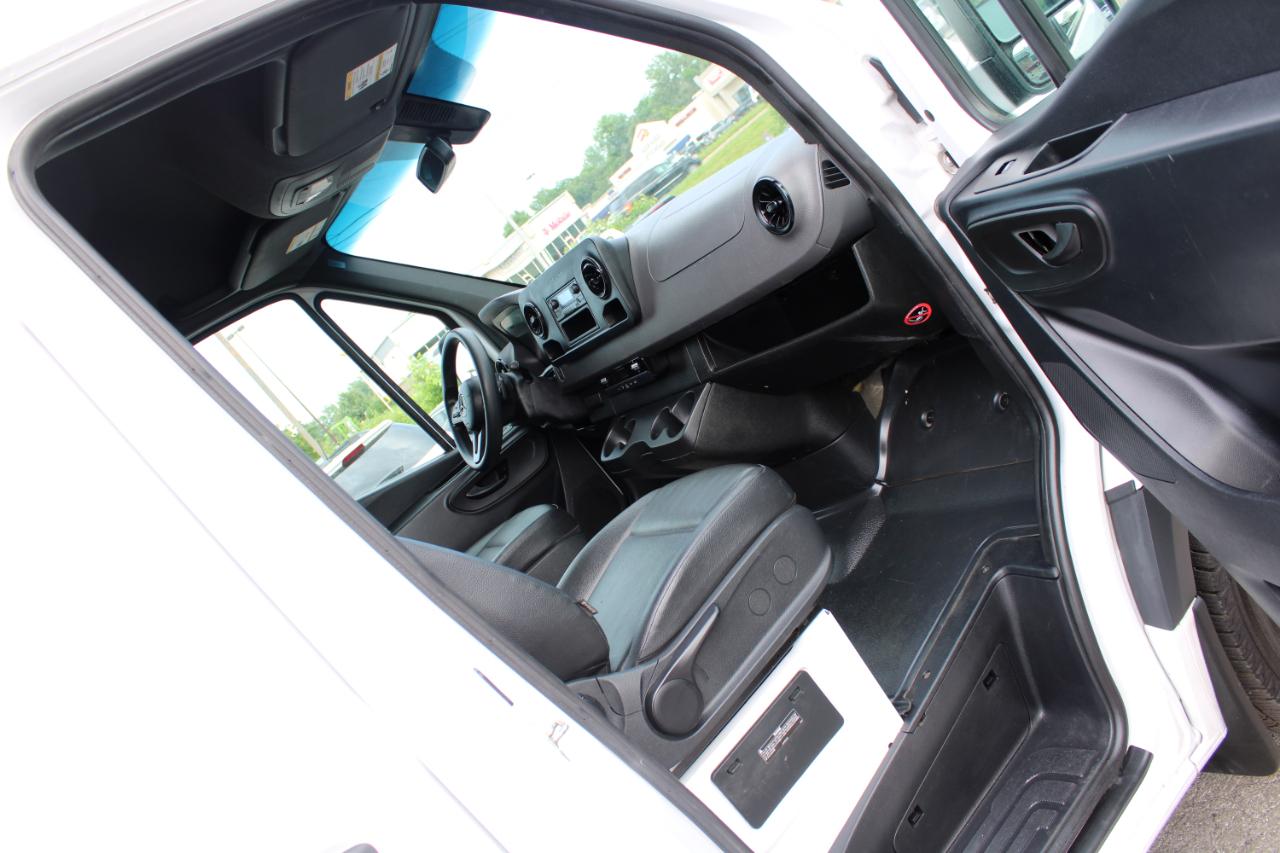 Mercedes-Benz Sprinter Cargo Van 2500 High Roof I4 Gas 170" RWD 2022